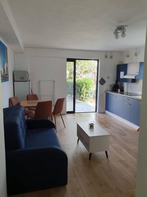 Studio Equipe Et Meuble St Cyprien Saint-Cyprien  Exterior foto